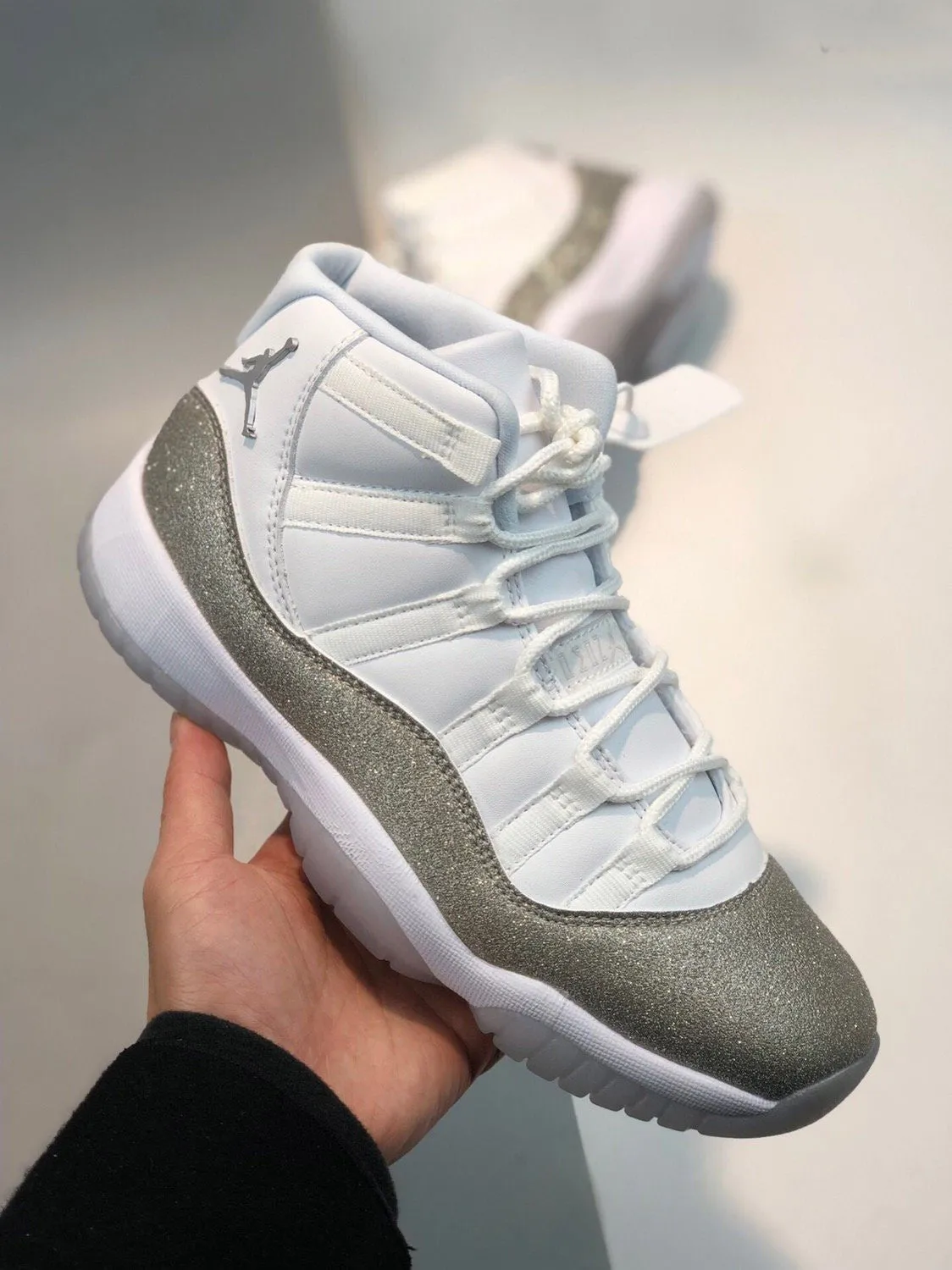 Air Jordan 11 White/Metallic Silver-Vast Grey