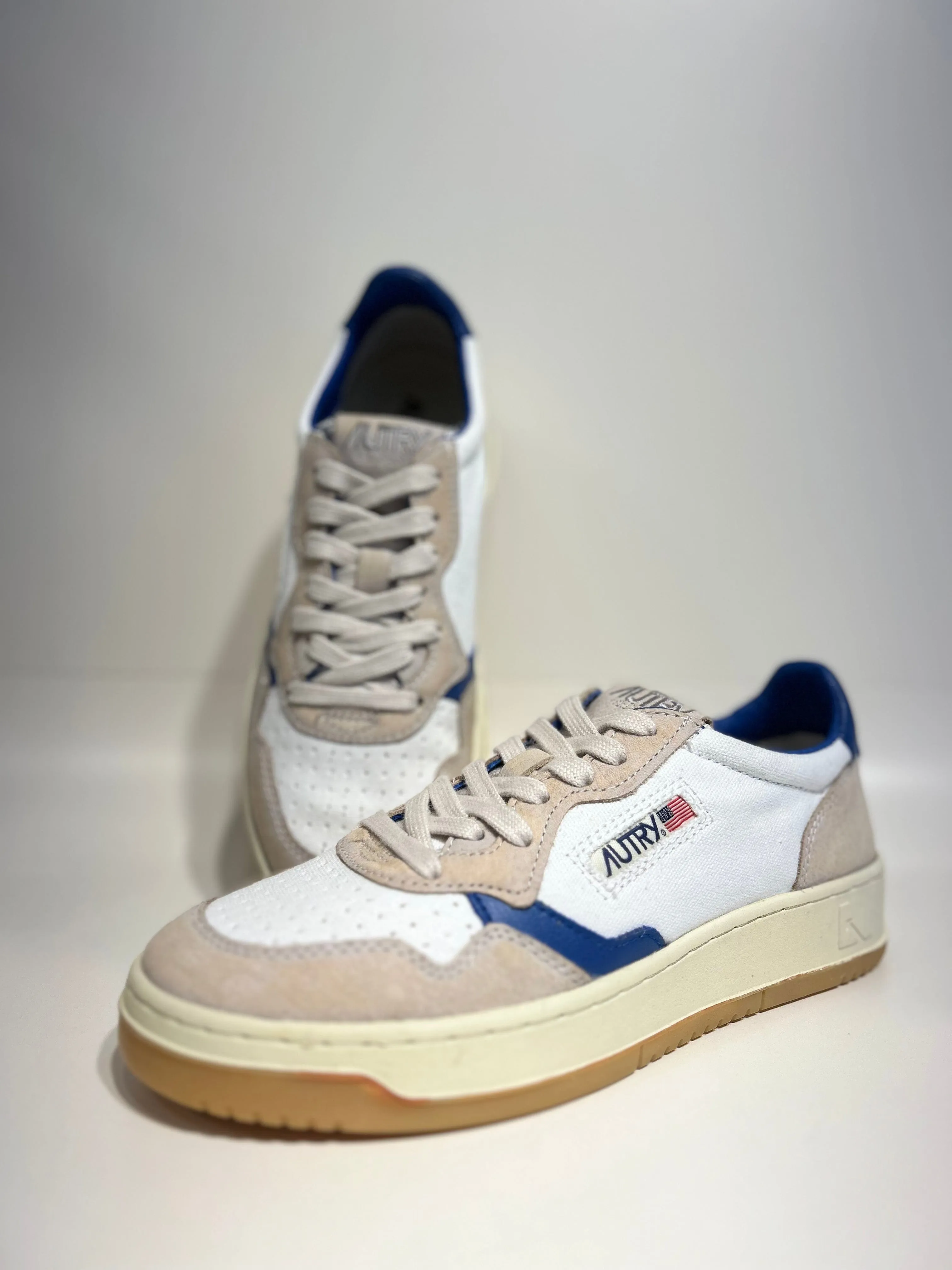 Autry Medalist Low Man Canvas Sand White Blue