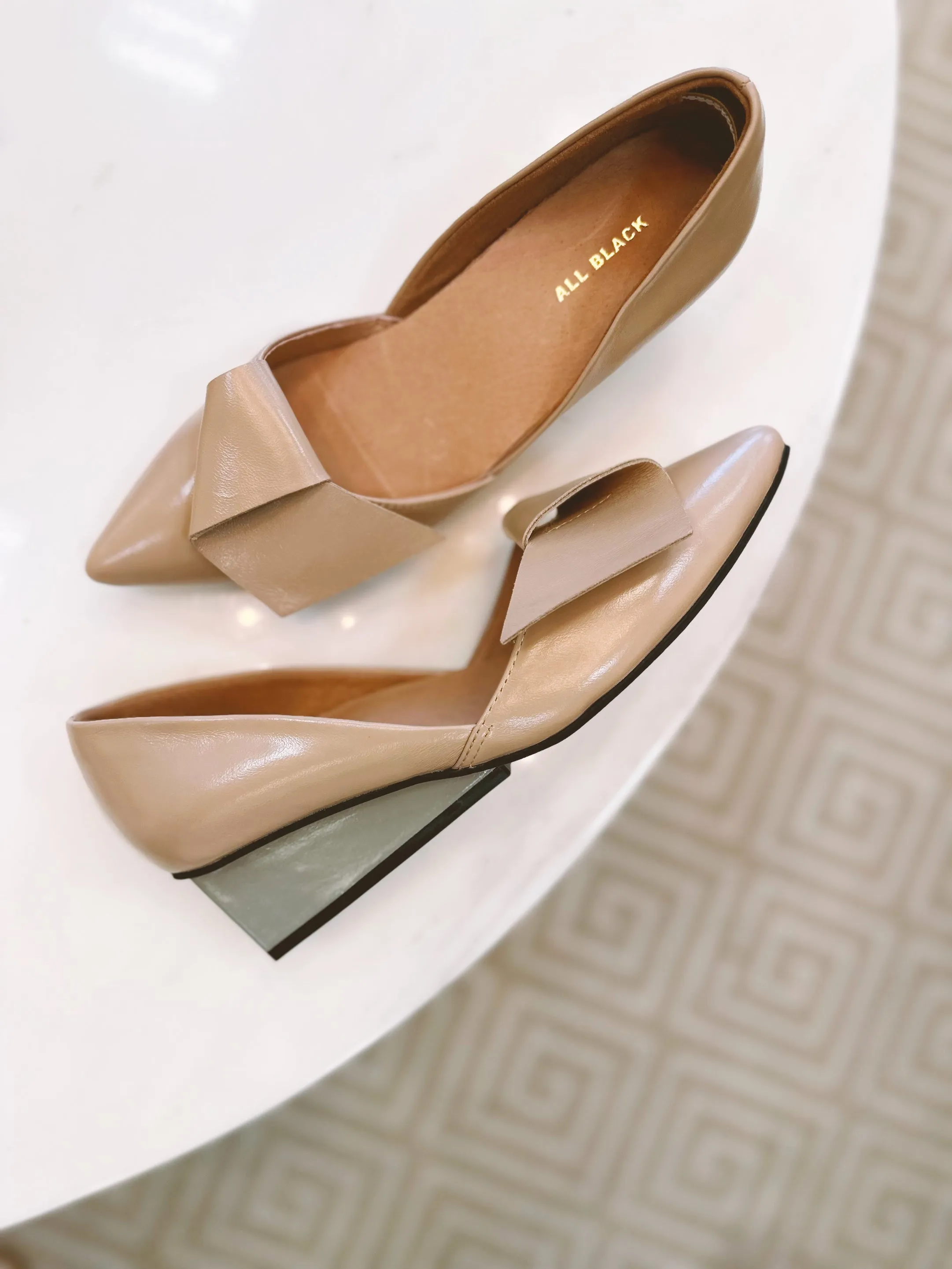 Half Bow Square Wedge - Nude