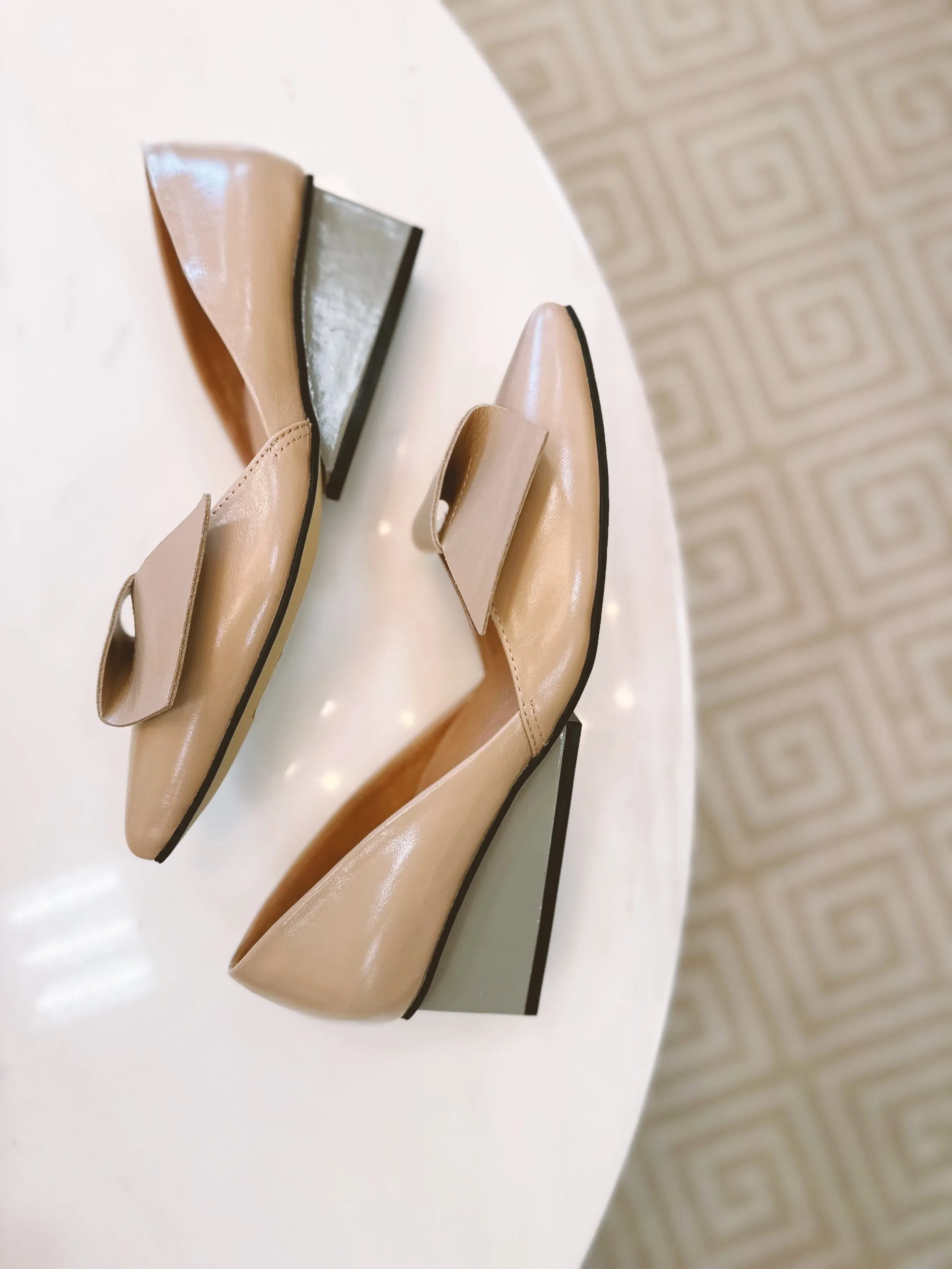 Half Bow Square Wedge - Nude