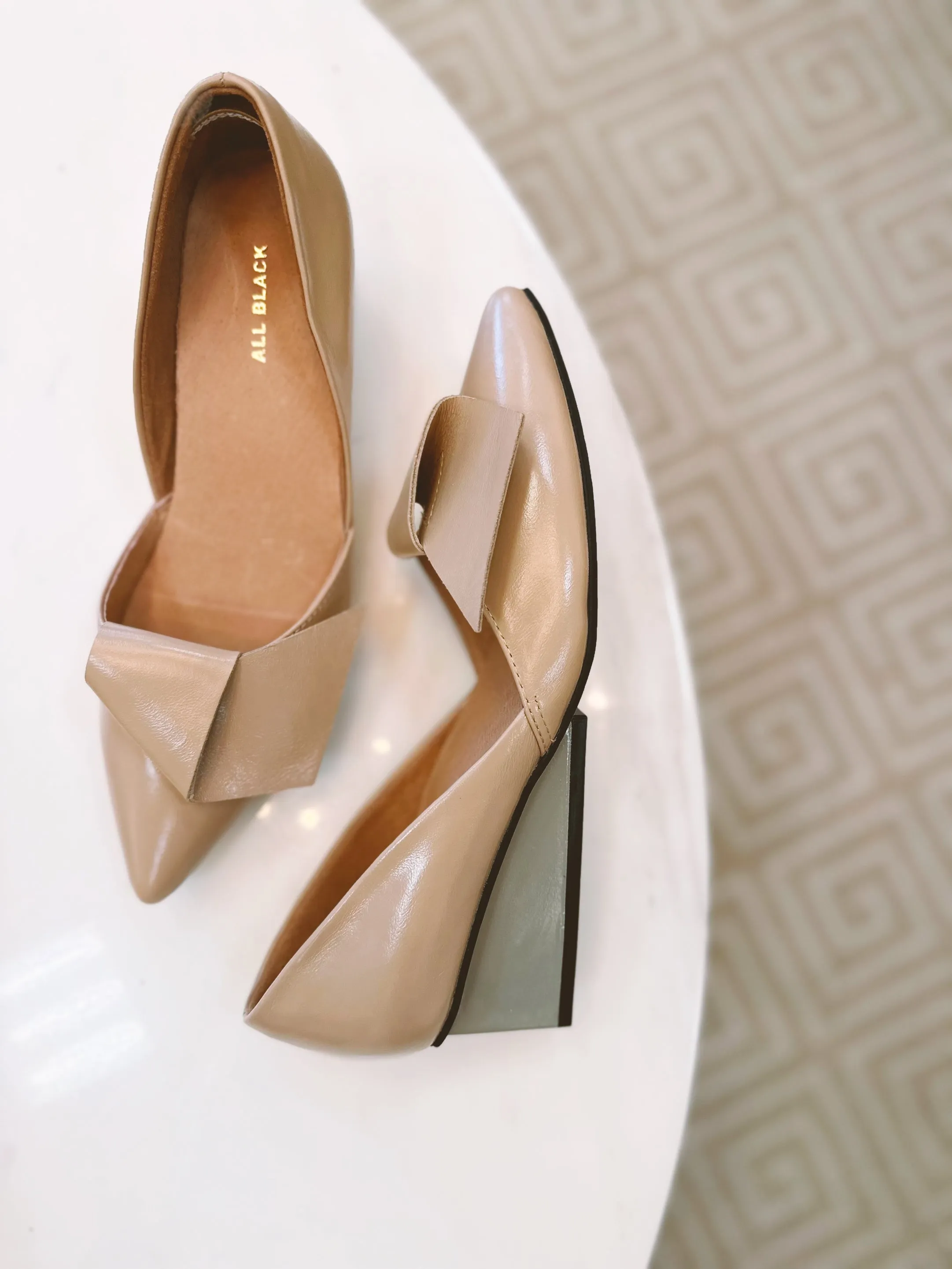 Half Bow Square Wedge - Nude