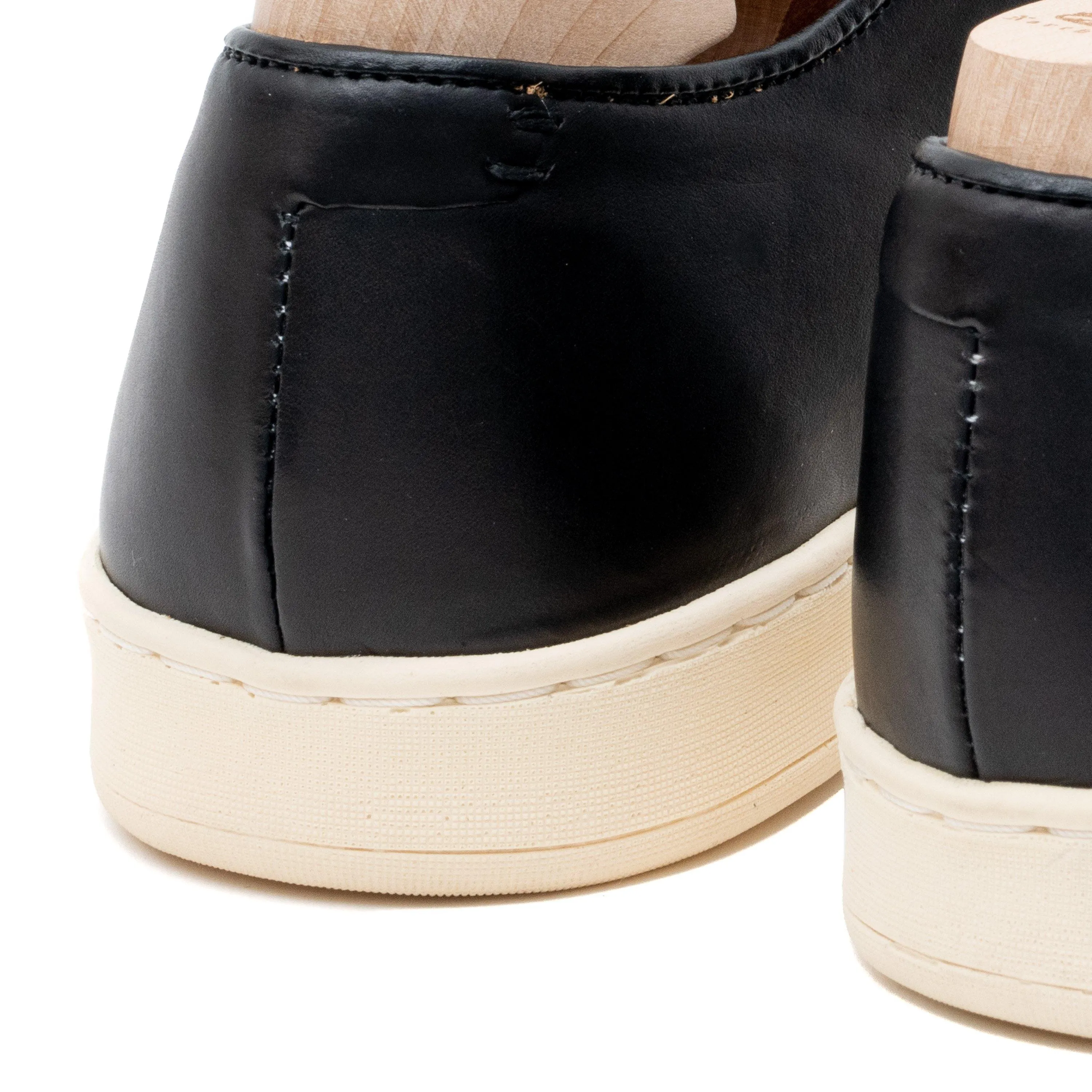 Harlestone Derby - Black Veg Tan Calf