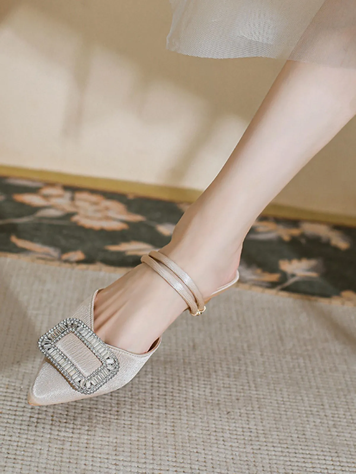 Retro Pointed Toe Square Metal Buckle Sandals