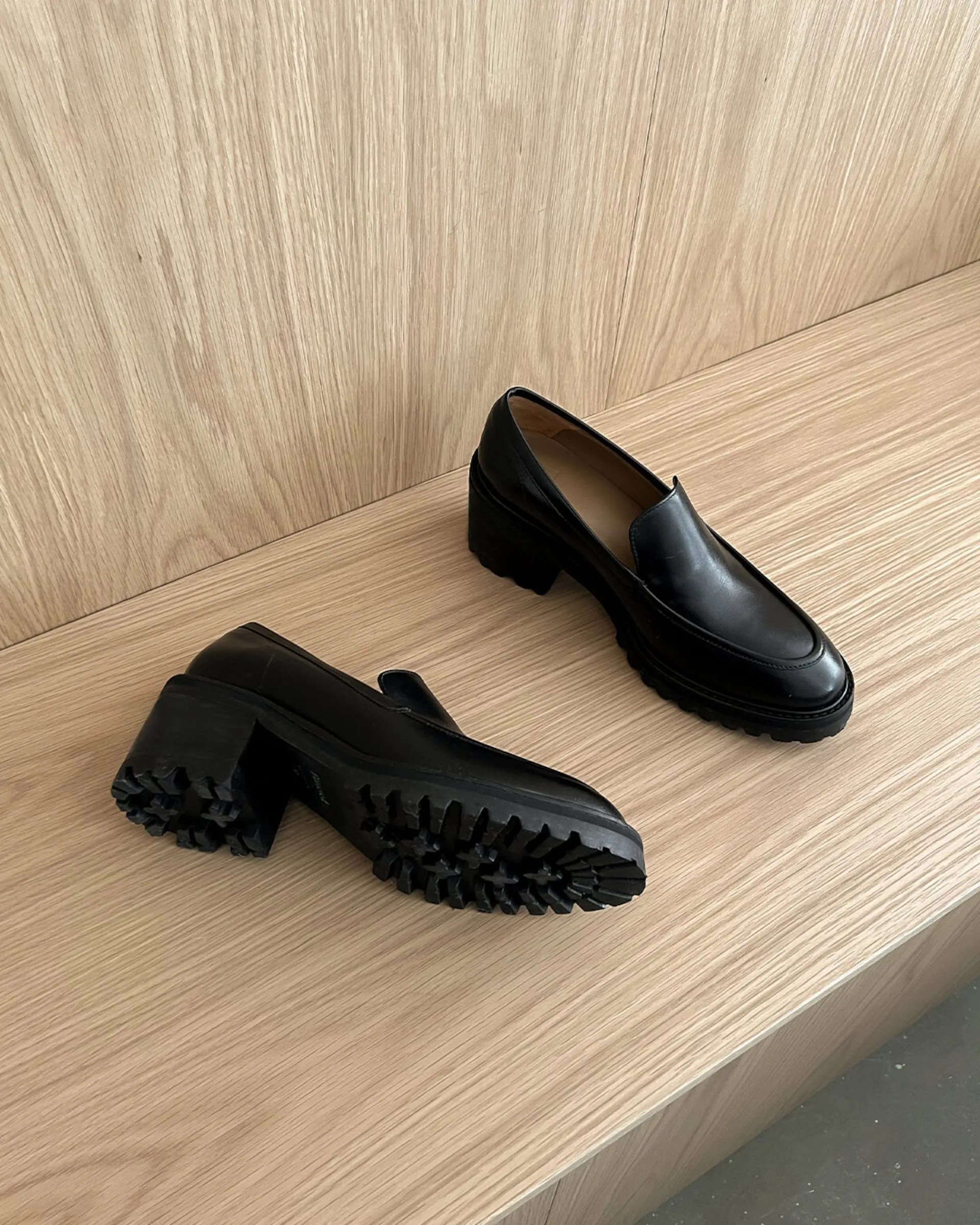 Saga Black Leather Heeled Loafers