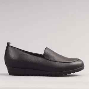 Slip-on Loafer in Black - 12529