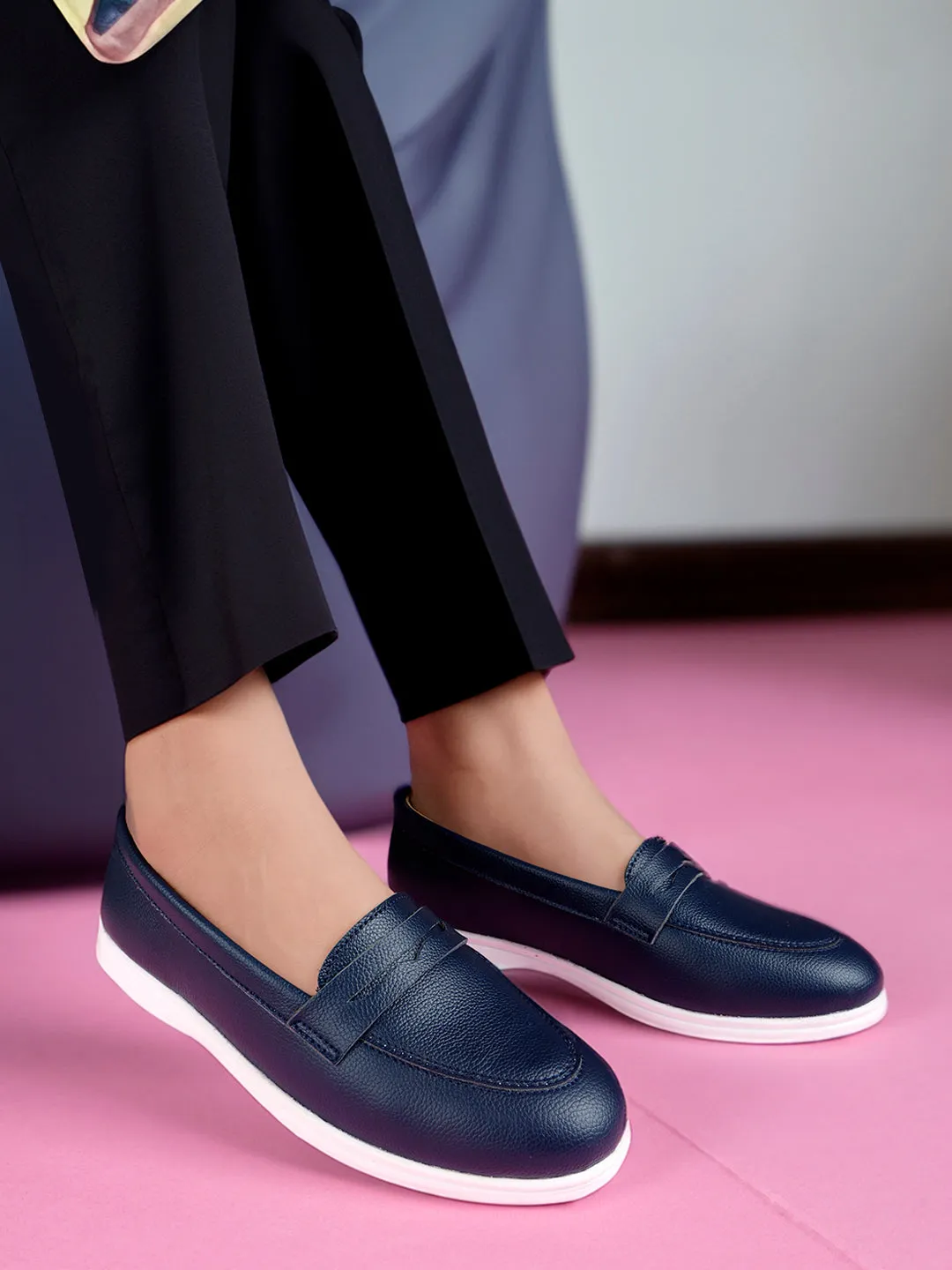 Unique Look Fashionable Loafers for Ladies