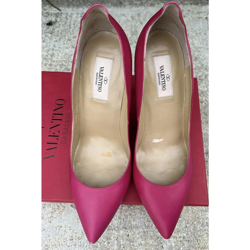 Valentino Leather Studded Stilleto Pumps - Size 39